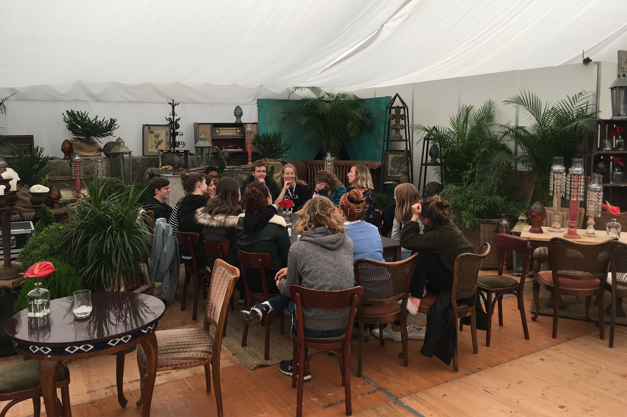 Praktikum Produktion ©Michael Lübcke Teambesprechung im Praktikum Produktion