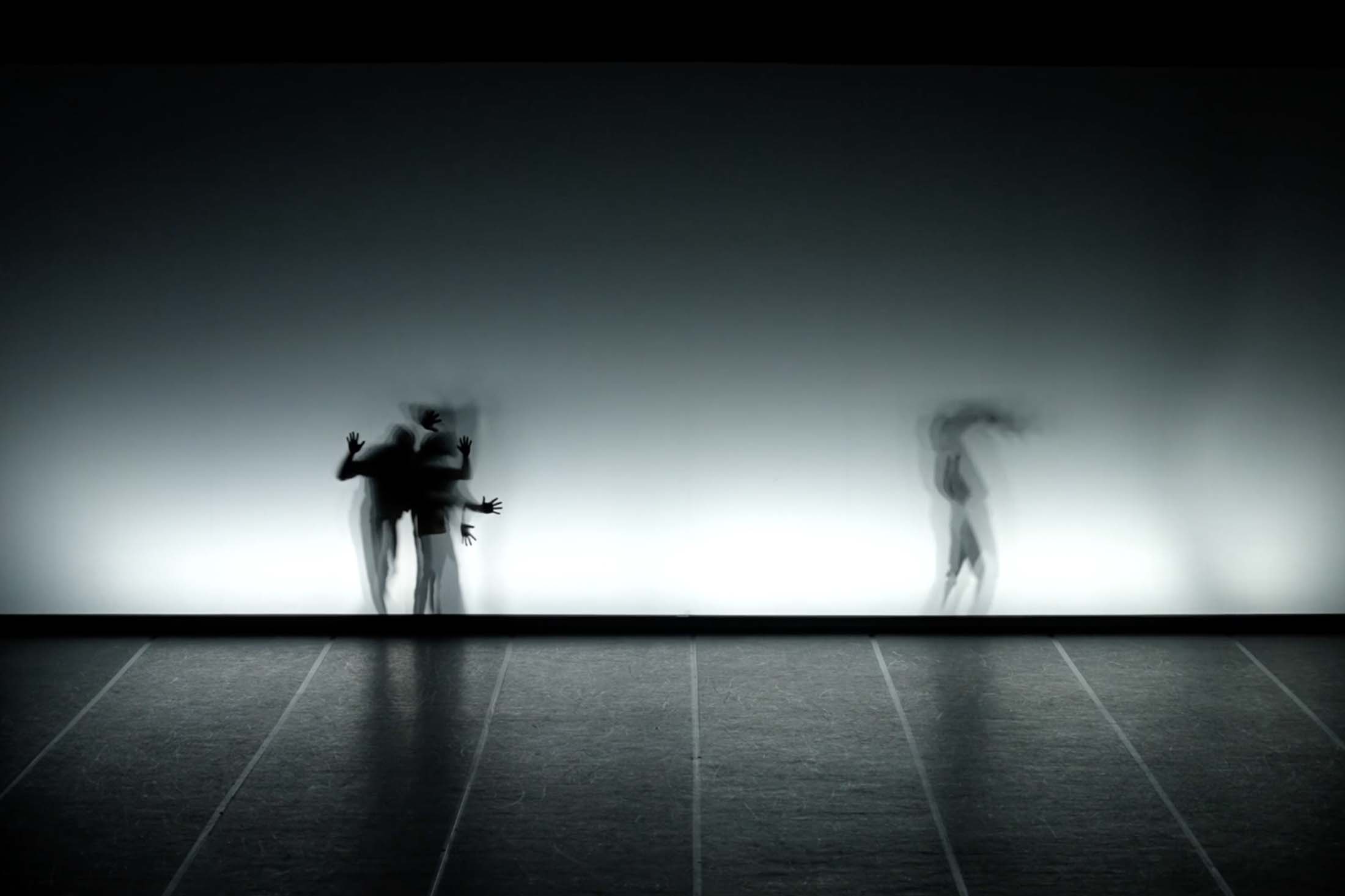 Prelude – Kader Attou / Cie. Accrorap ©Julien Sayegh Schattenperformace der Cie. Accrorap bei Prélude