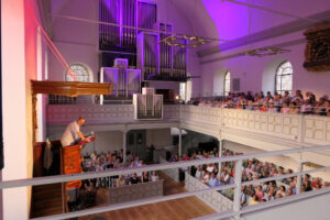 Wolfram Goertz in der Neanderkirche bei einem Auftritt im Düsseldorf Festival